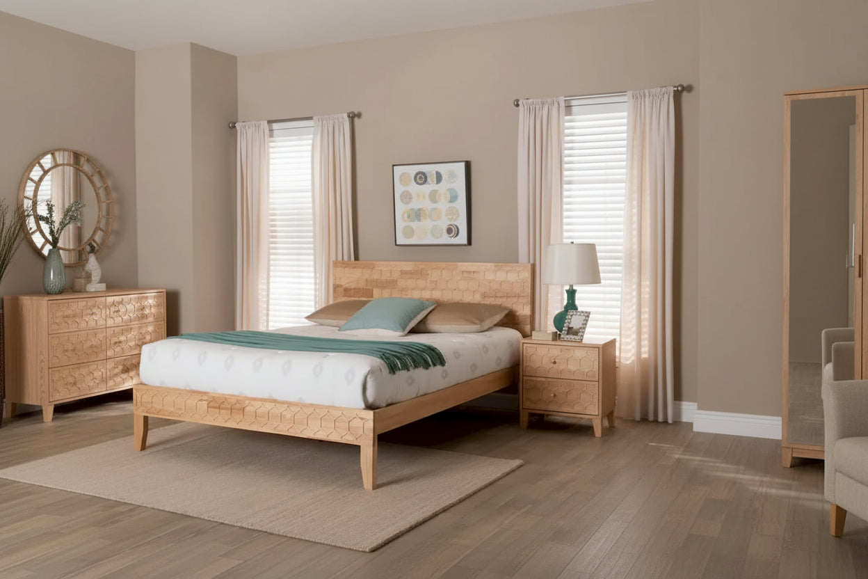 Lit plateforme sculpté en nid d'abeille – Bois naturel